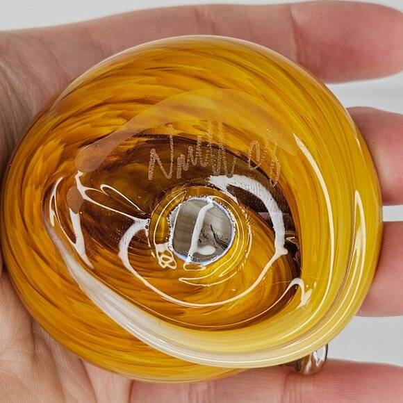 Nunwell Art Glass Sleeping Cat Figurine 2008 Amber Swirl - Picture 6 of 8